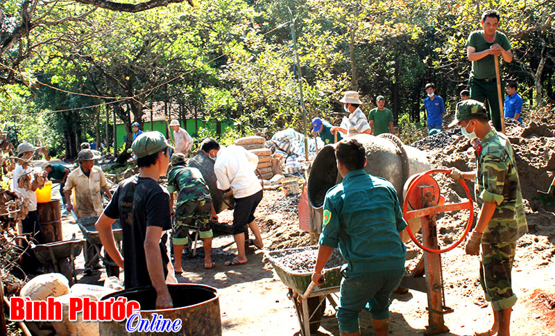 LLVT huyện Bù Đăng: Chung sức xây dựng nông thôn mới