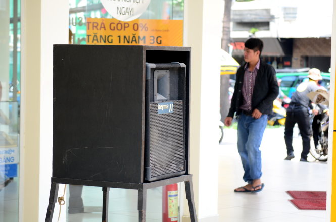 Giận dữ nhưng đành im lặng trước... tiếng ồn