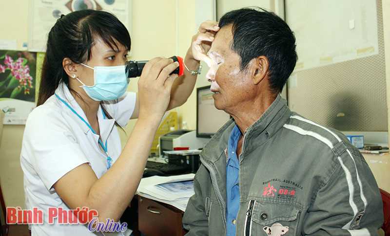 Khám sàng lọc để phẫu thuật mắt miễn phí cho bệnh nhân nghèo Khám sàng lọc để phẫu thuật mắt miễn phí cho bệnh nhân nghèo