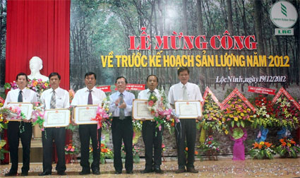Cao su Lộc Ninh về trước kế hoạch 23 ngày Cao su Lộc Ninh về trước kế hoạch 23 ngày