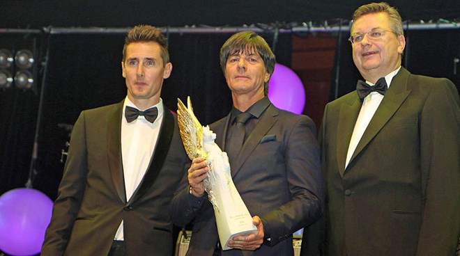 HLV Joachim Löw được vinh danh là "Huyền thoại thể thao"