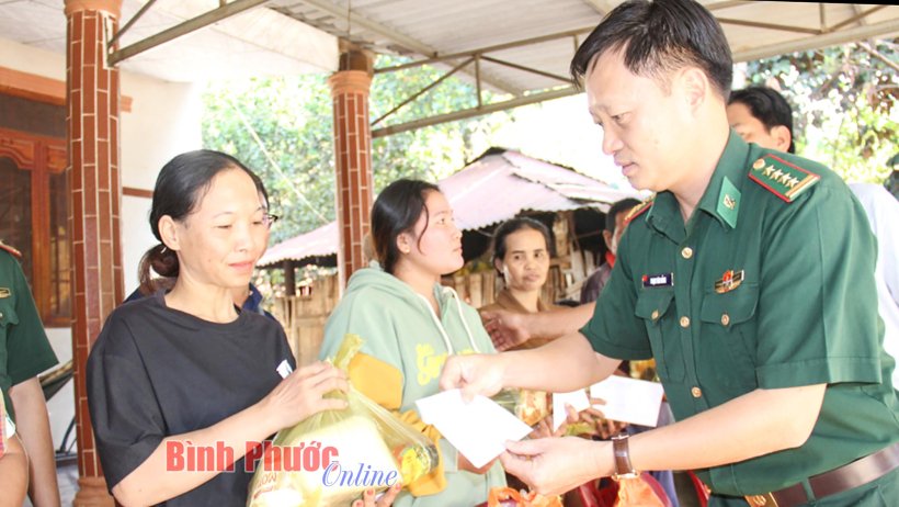 Lòng dân yên, biên giới vững