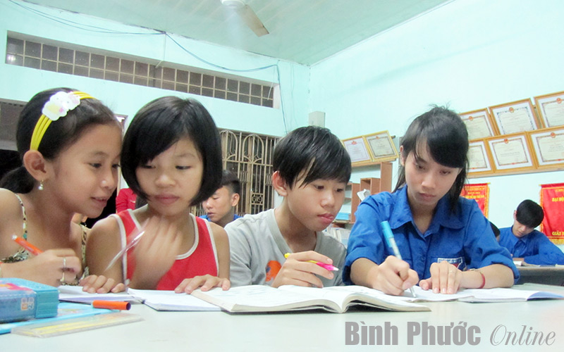 Lớp học tình thương cho trẻ em nghèo