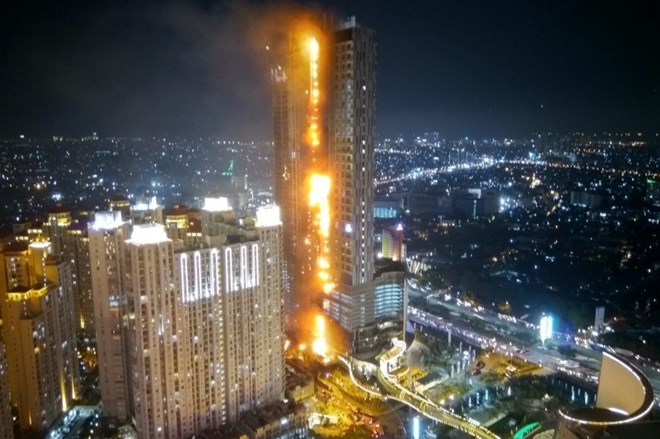Indonesia: Lửa khói nghi ngút xuất hiện tại tòa cao ốc Neo SOHO