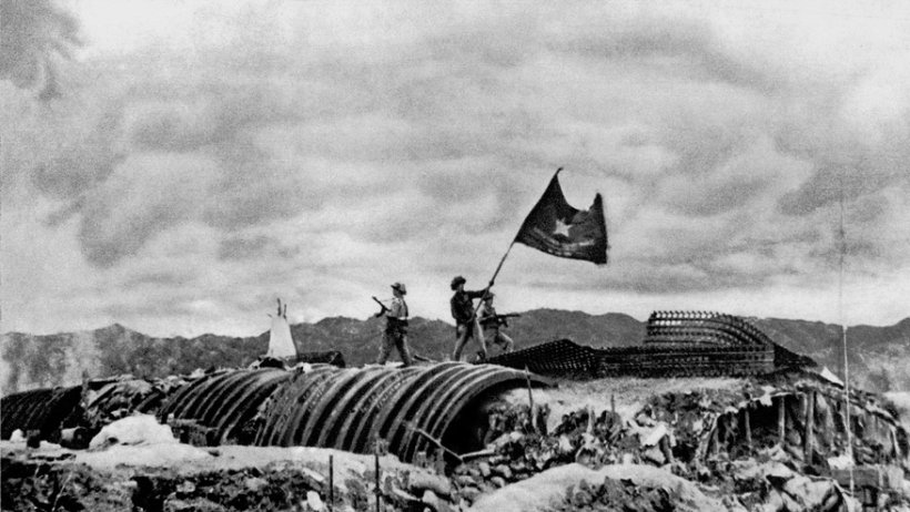 “Lừng lẫy năm châu, chấn động địa cầu”