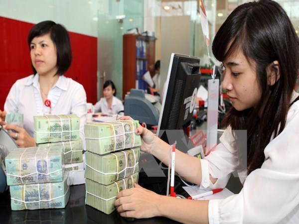 Thưởng Tết Bính Thân: Kẻ 100 triệu đồng, người 450.0000 đồng Thưởng Tết Bính Thân: Kẻ 100 triệu đồng, người 450.0000 đồng