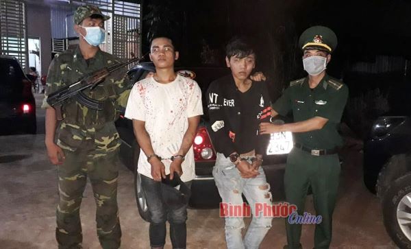 Bắt quả tang 2 đối tượng mua bán ma túy đá Bắt quả tang 2 đối tượng mua bán ma túy đá