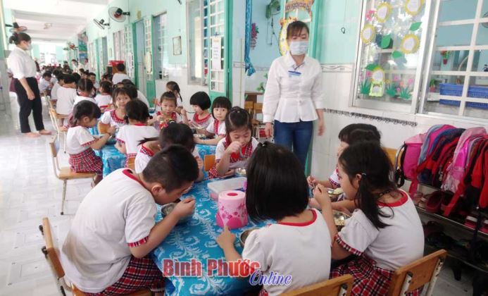 Trẻ mầm non, học sinh tiểu học được học bán trú, ăn ngủ tại trường Trẻ mầm non, học sinh tiểu học được học bán trú, ăn ngủ tại trường