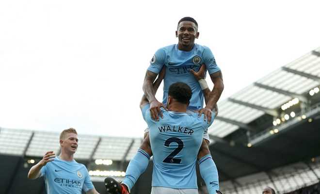 Manchester City thắng hủy diệt 7-2, Chelsea nếm "trái đắng"