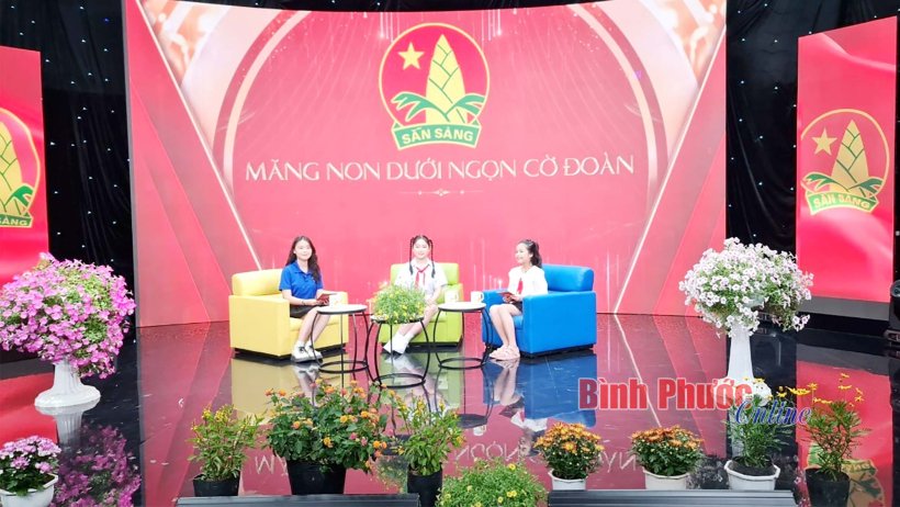 Măng non dưới ngọn cờ Đoàn Măng non dưới ngọn cờ Đoàn