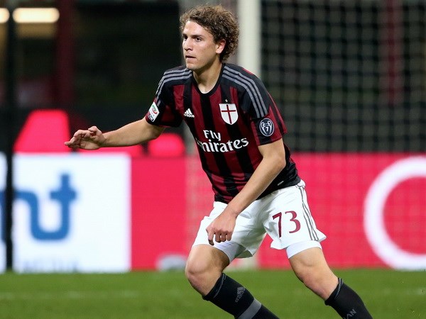 Những thành công bất ngờ từ việc "trẻ hóa" của AC Milan