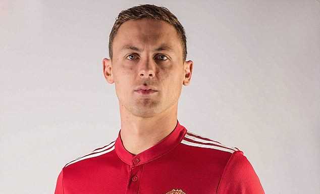 Nemanja Matic chính thức gia nhập CLB Manchester United Nemanja Matic chính thức gia nhập CLB Manchester United