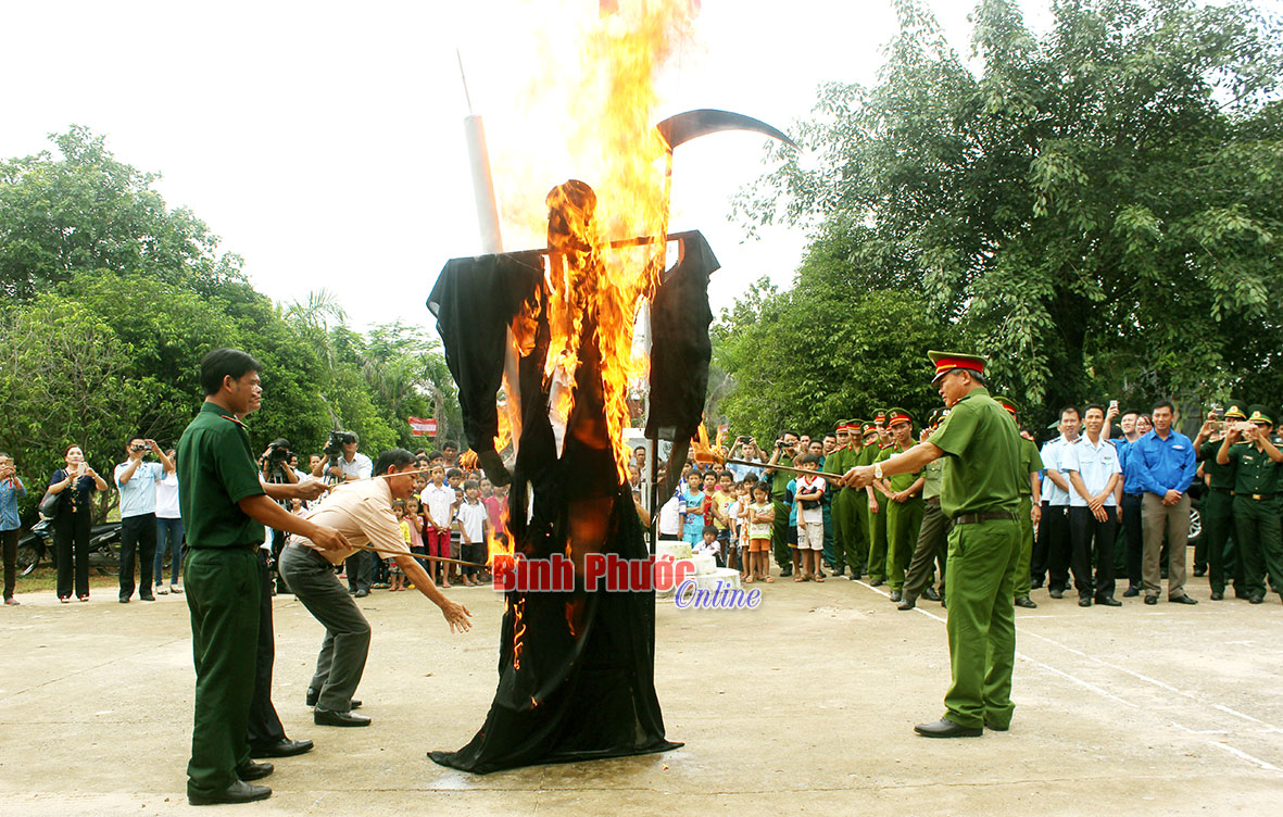 Mít tinh tuyên truyền phòng, chống ma túy