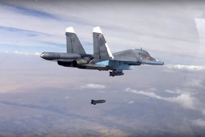 Mỹ: Chiến dịch không kích của Nga ở Syria chỉ làm IS mạnh lên
