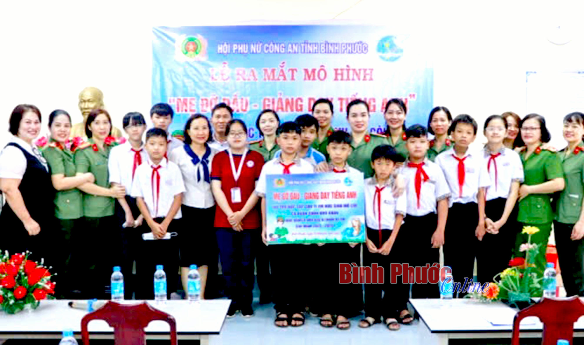 “Mẹ đỡ đầu” cùng con viết tiếp ước mơ “Mẹ đỡ đầu” cùng con viết tiếp ước mơ