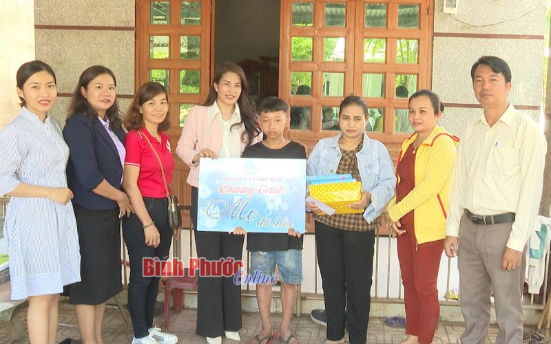 “Mẹ đỡ đầu” - kết nối yêu thương