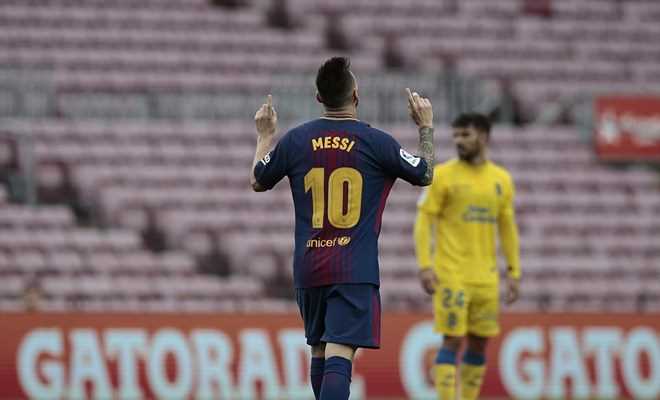 Barca thắng trên sân không khán giả, Ronaldo vẫn "tịt ngòi"