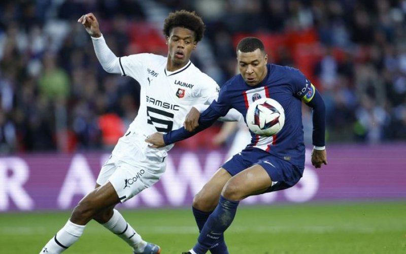 Messi và Mbappe im tiếng, PSG thua sốc Rennes
