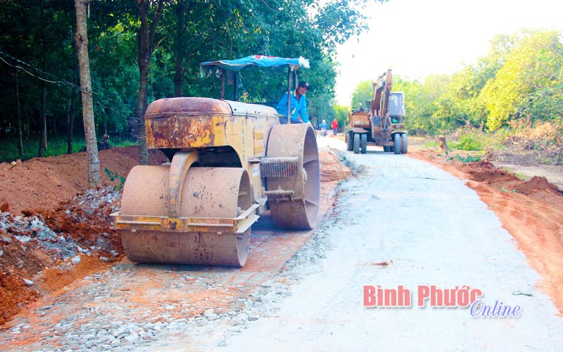 Mở rộng đường Liên ấp - Cách làm đột phá ở Tân Lập