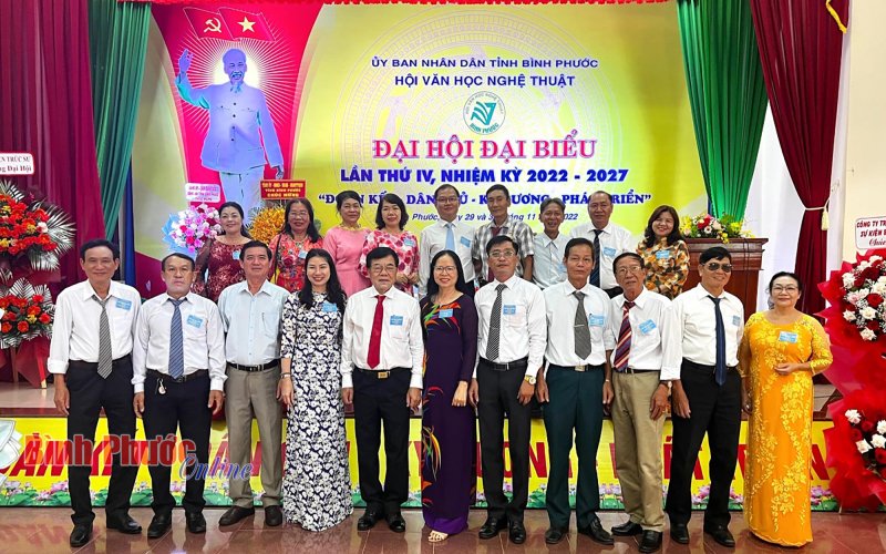 “Món nợ” của người cầm bút