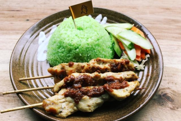 Những món ngon "lạc điệu" trên 2 phố trà chanh