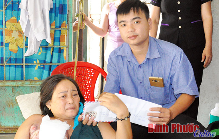 Một phụ nữ bất hạnh mong được giúp đỡ