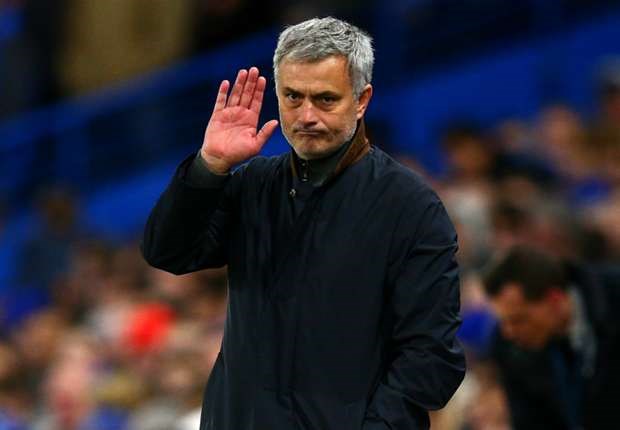 Real Madrid mời Mourinho trở lại: Trò hề của Florentino Perez