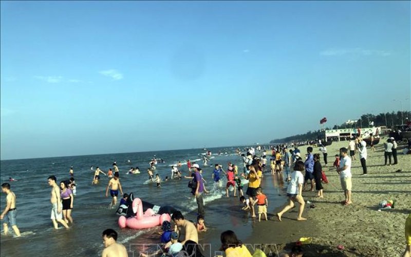 Mùa hè, ‘hot’ du lịch biển Mùa hè, ‘hot’ du lịch biển
