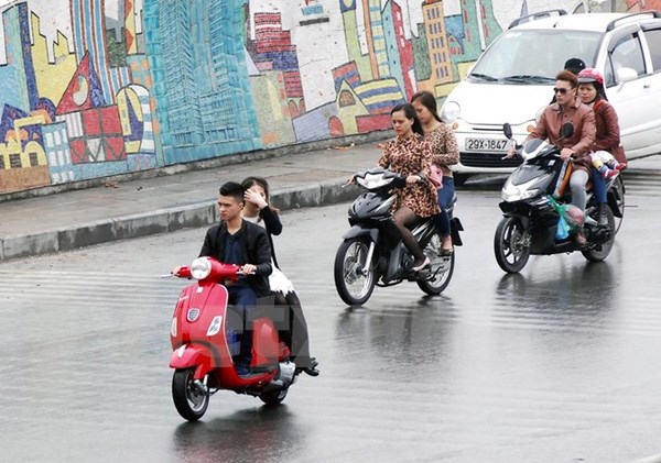 Xử lý lái xe đi đầu trần, uống quá chén, đua tốc độ dịp Tết