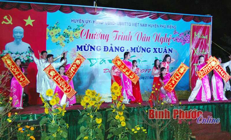 Phú Riềng tưng bừng lễ hội mừng Đảng - mừng Xuân
