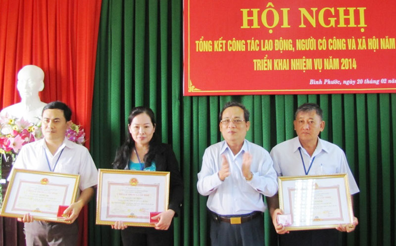 Năm 2013, công tác giảm nghèo không đạt chỉ tiêu Năm 2013, công tác giảm nghèo không đạt chỉ tiêu