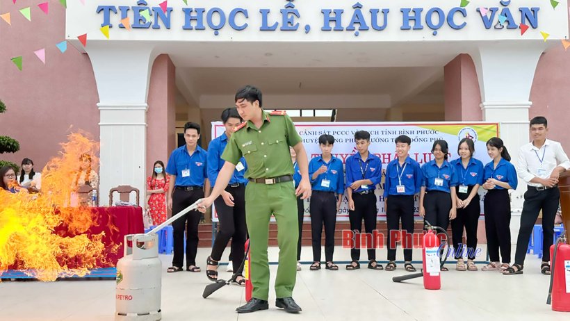 Nâng cao ý thức thượng tôn pháp luật