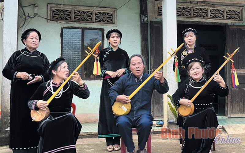 Nâng niu hồn dân tộc Nâng niu hồn dân tộc