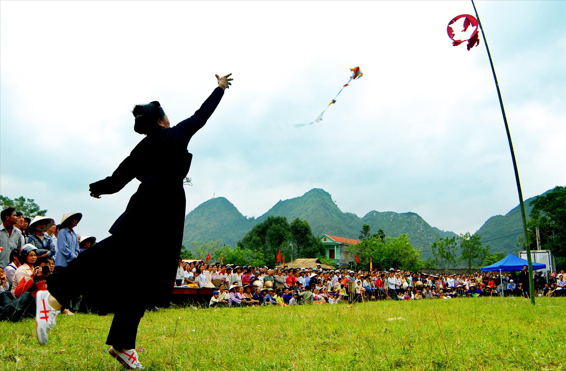 nem-con-hoi-xuan14-16-36-0.jpg