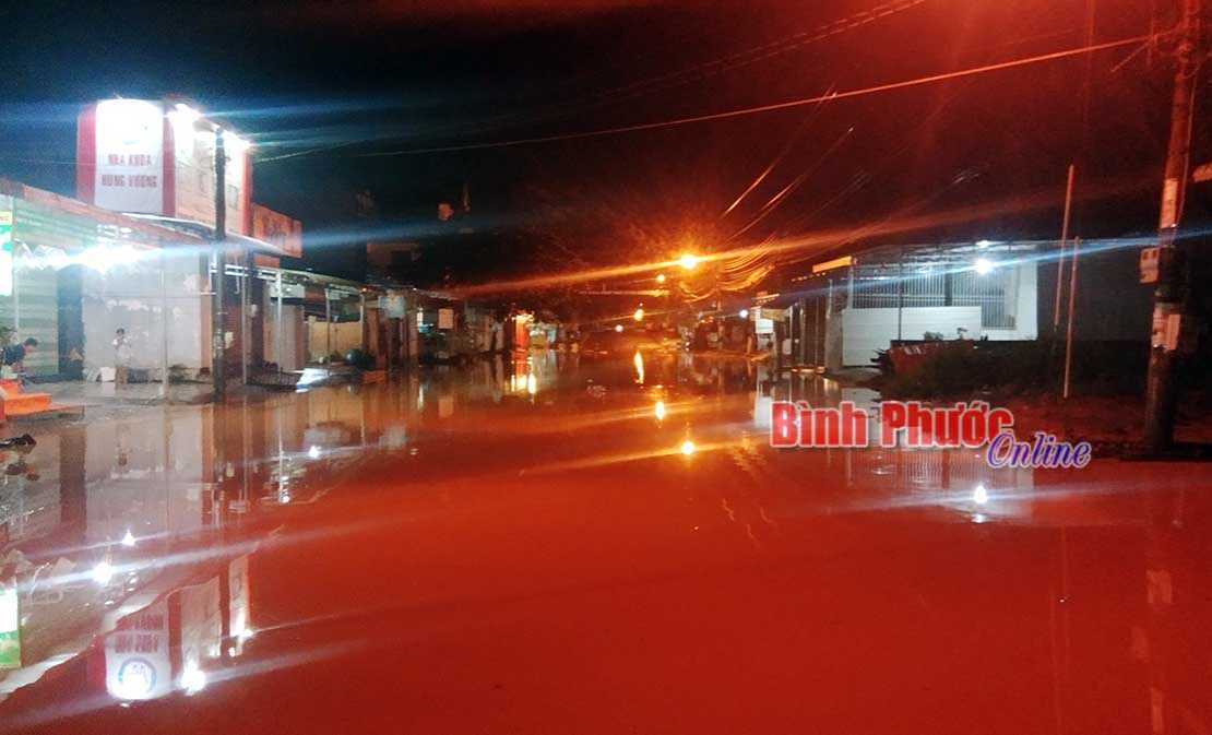 Mưa lớn gây ngập cục bộ ở Bù Đăng Mưa lớn gây ngập cục bộ ở Bù Đăng