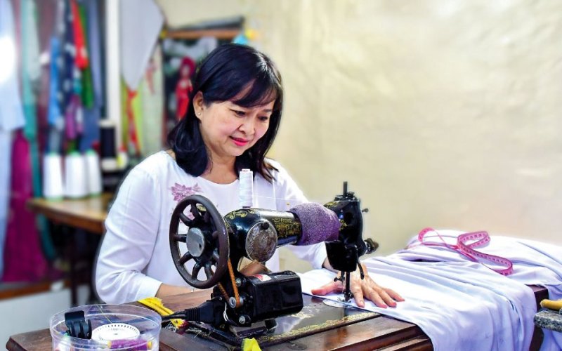 Nghề may áo dài của mẹ
