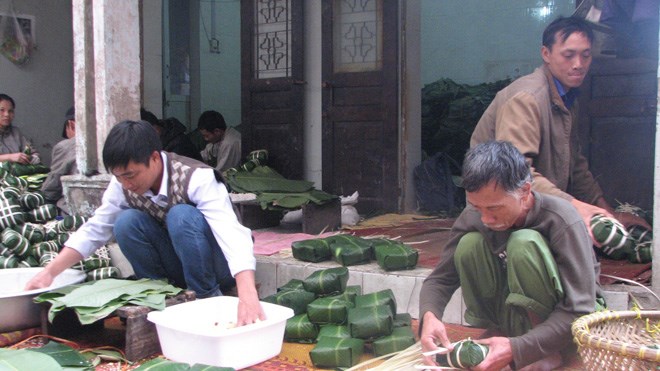 Nghề làm bánh chưng truyền thống "kêu trời" Nghề làm bánh chưng truyền thống "kêu trời"