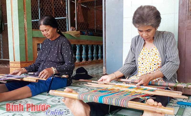 Nghệ nhân An Đê: “Giữ lửa” nghề dệt thổ cẩm Thọ Sơn