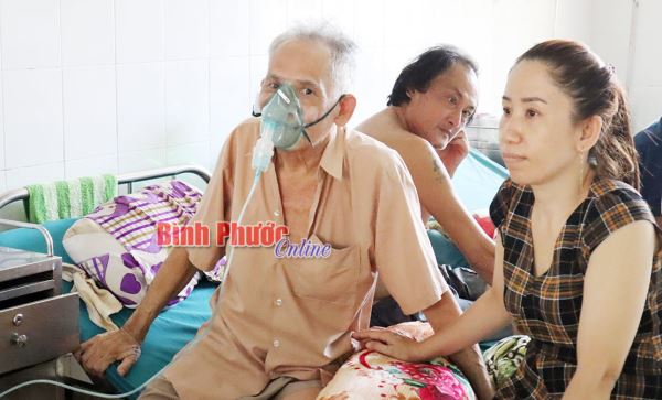 Hàng trăm người ngộ độc thực phẩm khi dự đám cưới Hàng trăm người ngộ độc thực phẩm khi dự đám cưới