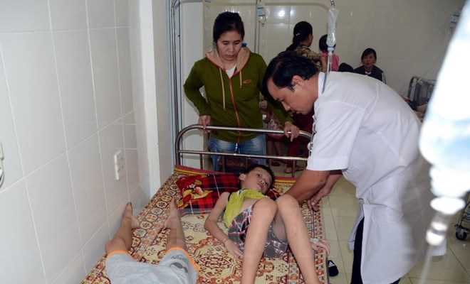 Lại thêm 37 học sinh ở Nghệ An bị ngộ độc do ăn quả ngô đồng Lại thêm 37 học sinh ở Nghệ An bị ngộ độc do ăn quả ngô đồng