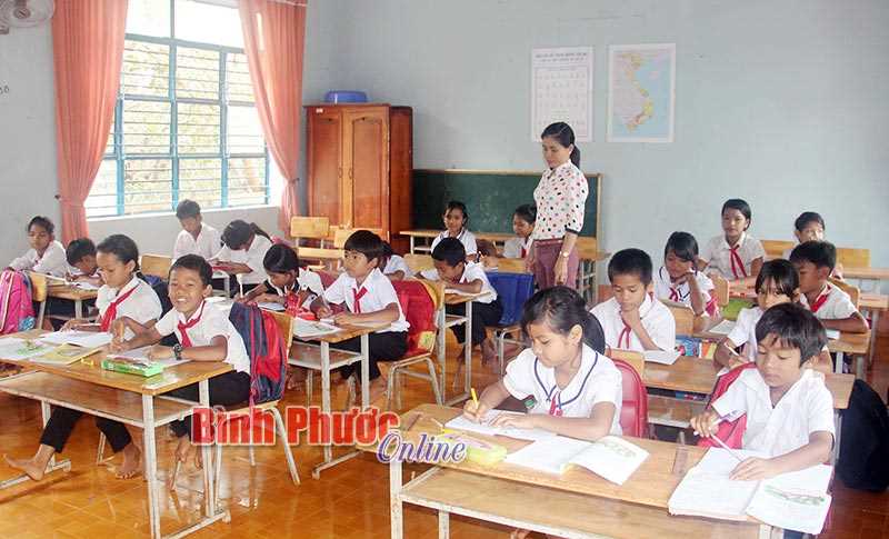Ngôi trường có 100% học sinh người S’tiêng