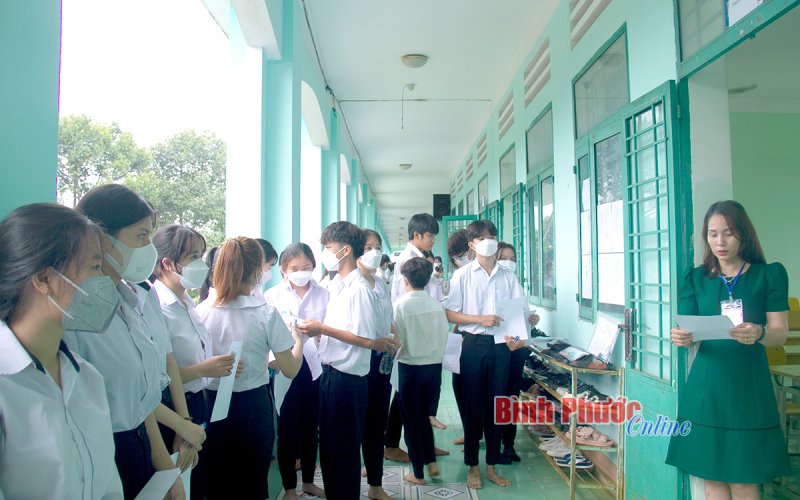 Người chờ đợi, người tiếc nuối Người chờ đợi, người tiếc nuối