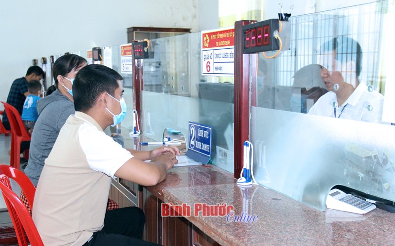 Người dân là trung tâm phục vụ Người dân là trung tâm phục vụ