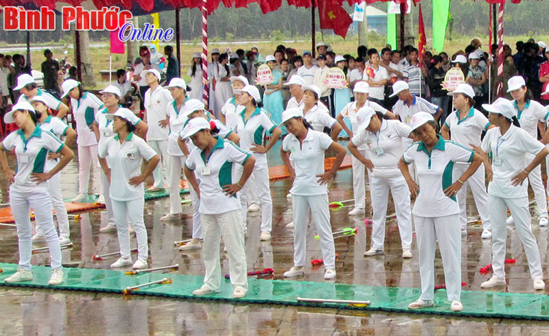 nguoicaotuoi.jpg