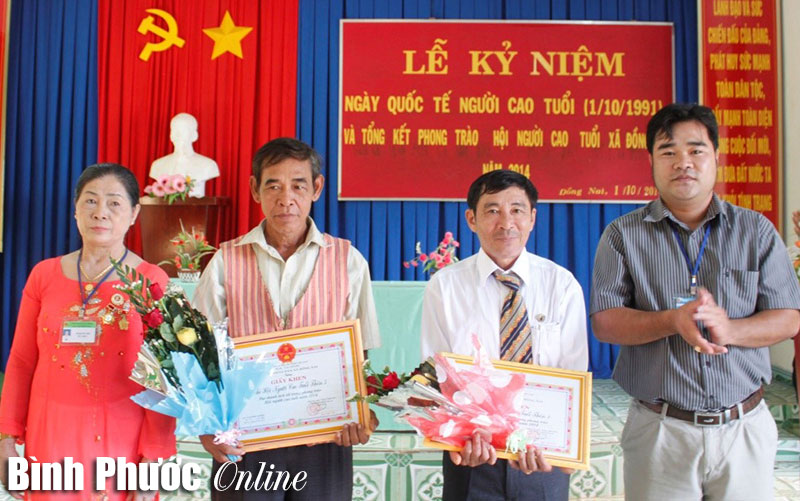 nguoicaotuoi1.jpg