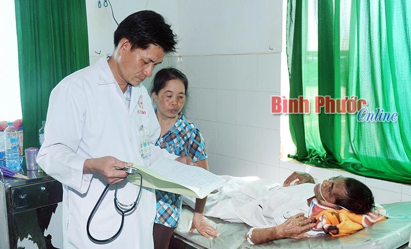 Người dân “chóng mặt” với BHYT Người dân “chóng mặt” với BHYT