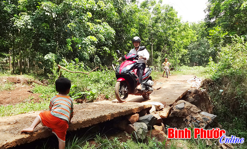 Người dân ấp 7, xã An Khương mong lắm một cây cầu Người dân ấp 7, xã An Khương mong lắm một cây cầu