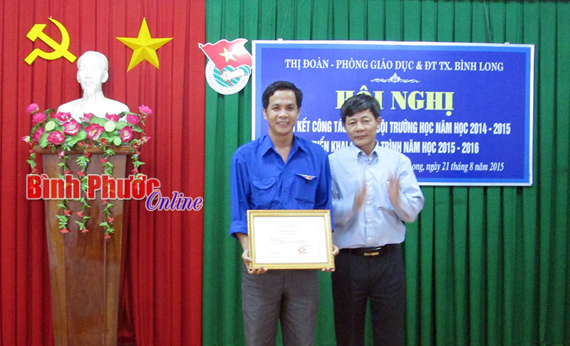 nguoigiaovienkhanquangdo.jpg