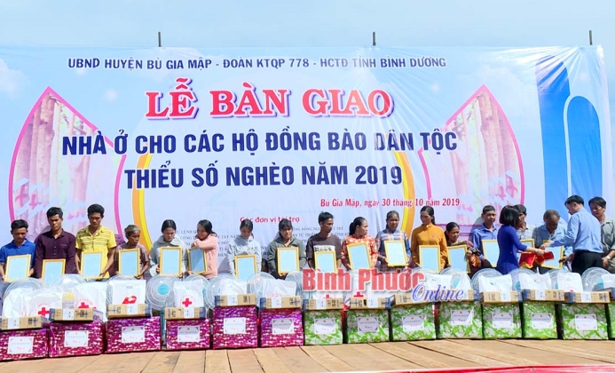 Chung sức vì người nghèo