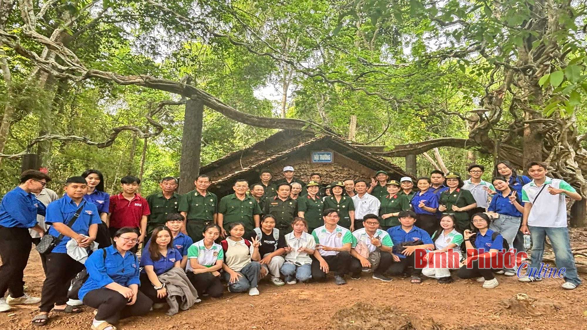 “Nhà báo không thẻ” - hành trình viết báo từ đam mê